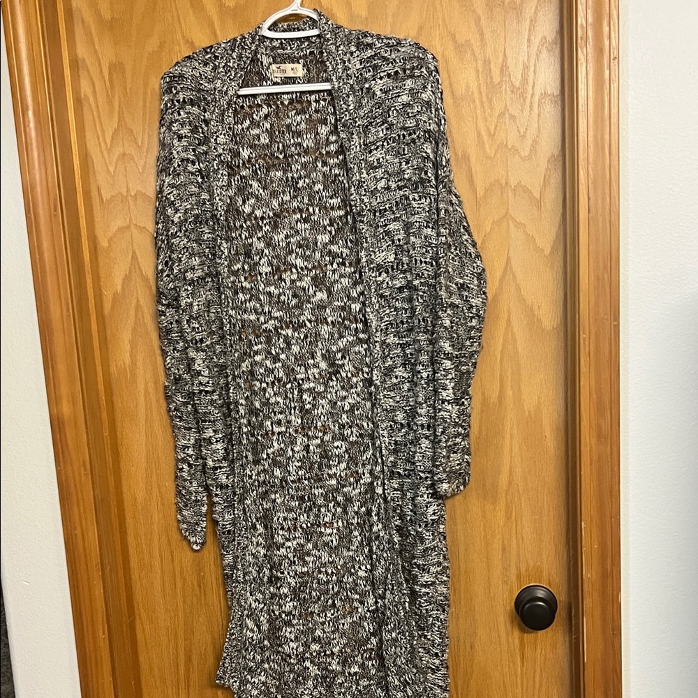 Hollister Black and White Knit Sweater